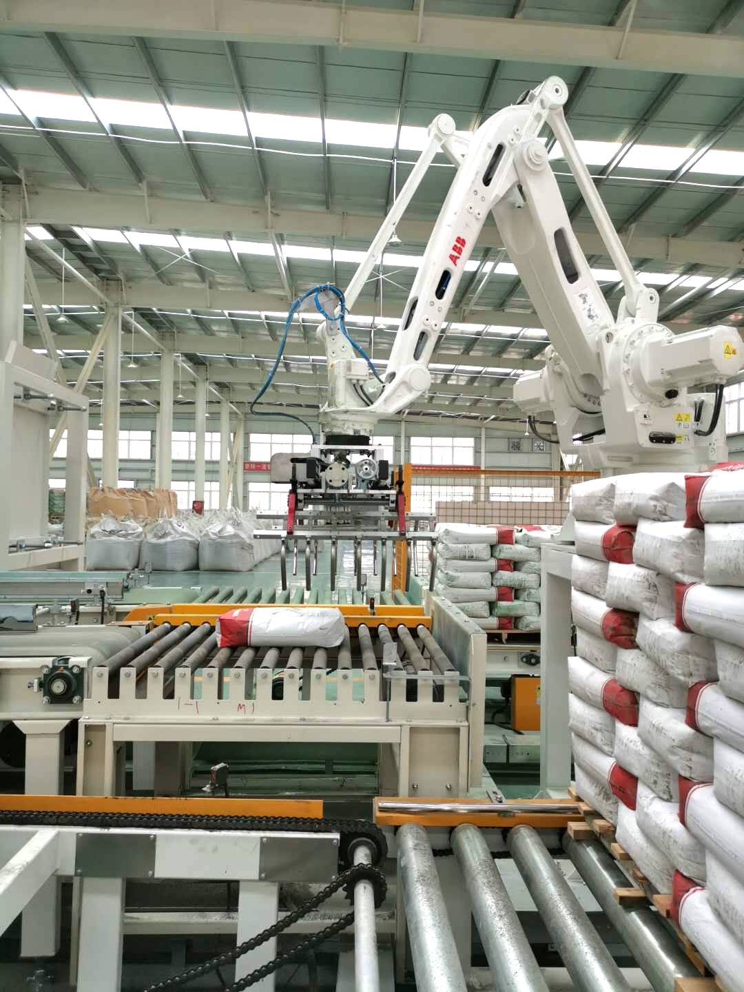 ?大廣金剛砂地坪材料  新鄉(xiāng)自動化工廠！